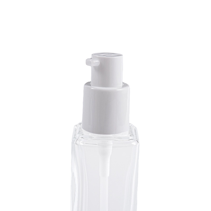 Sprühpumpe mit eingebautem Federpumpenelement Sprühpumpe mit eingebautem Federpumpenelement